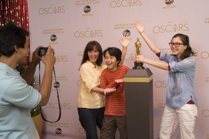In an awards season first, an Oscar statuette takes center stage in My Oscar Moment at Disneys Hollywood Studios the week leading up to The Oscars. From Feb.16 to 22, Walt Disney World Resort guests can have a once-in-a-lifetime opportunity to pose for a photo with the Oscar statuette inside The Magic of Disney Animation building.  The exclusive photo opportunity is part of festivities prior to The 87th Oscars, hosted by Neil Patrick Harris, live on the ABC Television Network on Sunday, Feb. 22 at 7p.m. ET/4 p.m. PT.  (David Roark, photographer)